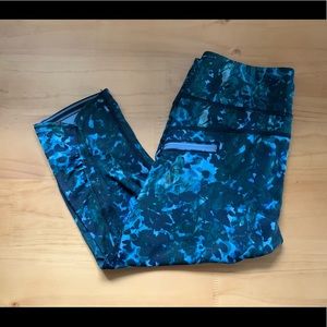 Lululemon Run Crops SZ6